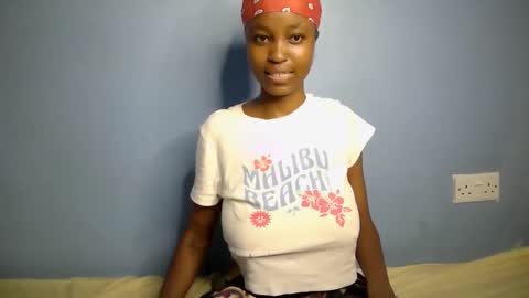 lovly_lastborn online show from February 2026 06:18:01 PM