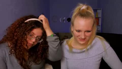 Snapshot of loya_best chatting on November 2025 09:20:02 AM loya_best online show from November 2025 09:20:02 AM