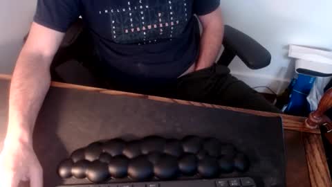 lreed090 online show from April 2026 07:20:02 PM