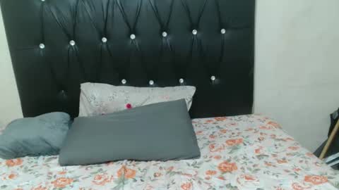 lsnnickykhanyile online show from October 2025 10:34:02 PM