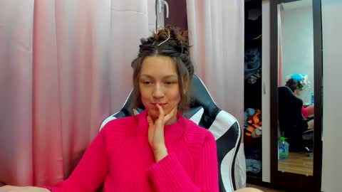 Lu krecia online show from December 2024 06:16:01 PM