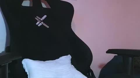   online show from December 2025 02:42:02 AM