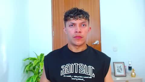 Lucas Luxx online show from February 2026 01:22:02 PM