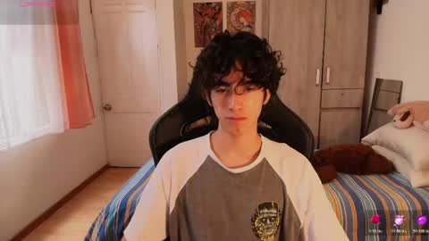 lucas_xo online show from April 2026 06:46:01 PM