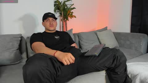 LUCA SANTOS online show from December 2024 03:20:01 AM