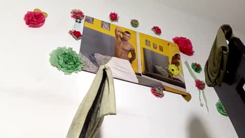 Snapshot of lucascastrohot chatting on November 2025 03:33:02 PM Daniel online show from November 2025 03:33:02 PM