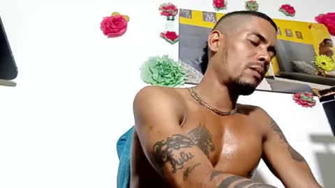 Snapshot of lucascastrohot chatting on November 2025 07:13:02 PM Daniel online show from November 2025 07:13:02 PM