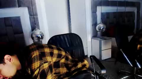 lucasthomson_ online show from June 2026 04:02:02 AM