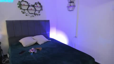 Lucero  online show from December 2025 03:23:01 AM