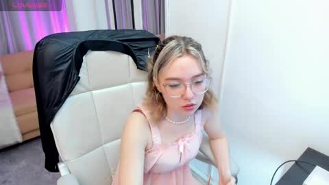 lucia_copper online show from October 2025 12:14:02 PM