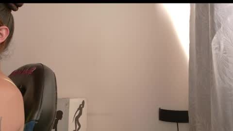 Snapshot of lucia_evans21 chatting on April 2026 08:47:01 PM lucia_evans21 online show from April 2026 08:47:01 PM