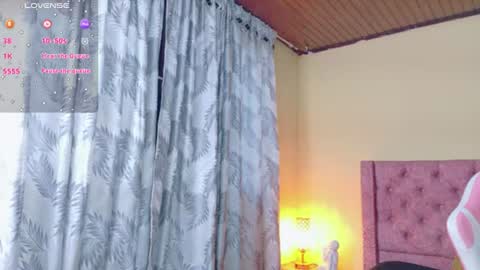 lucia_evans21 online show from July 2026 10:58:02 PM