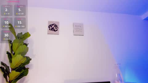 Lucia online show from October 2025 07:14:02 PM