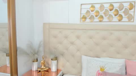 Snapshot of lucia_lorenz chatting on December 2025 11:28:01 AM lucia_lorenz online show from December 2025 11:28:01 AM