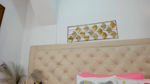 Snapshot of lucia_lorenz chatting on February 2026 11:24:01 AM lucia_lorenz online show from February 2026 11:24:01 AM