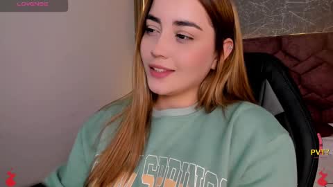 Snapshot of lucia_star_ chatting on December 2024 06:38:01 PM lucia star online show from December 2024 06:38:01 PM