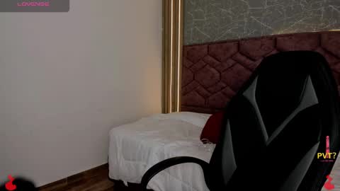 Snapshot of lucia_star_ chatting on December 2024 12:44:01 AM lucia star online show from December 2024 12:44:01 AM