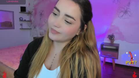 Snapshot of lucia_star_ chatting on February 2025 05:48:01 AM lucia star online show from February 2025 05:48:01 AM