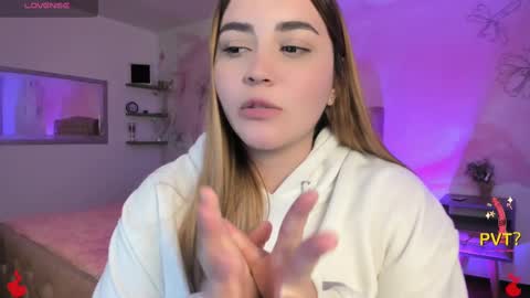 Snapshot of lucia_star_ chatting on February 2025 05:42:02 AM lucia star online show from February 2025 05:42:02 AM