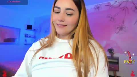 Snapshot of lucia_star_ chatting on February 2025 08:44:02 AM lucia star online show from February 2025 08:44:02 AM