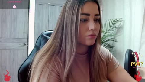 lucia star  online show from February 2026 05:17:02 PM