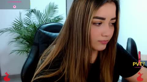 lucia star  online show from March 2026 09:32:02 PM