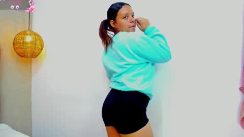 LUCIA  online show from September 2025 01:00:01 PM