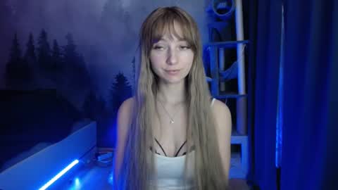 Snapshot of luciacam20 chatting on December 2024 10:45:02 PM Lucy online show from December 2024 10:45:02 PM