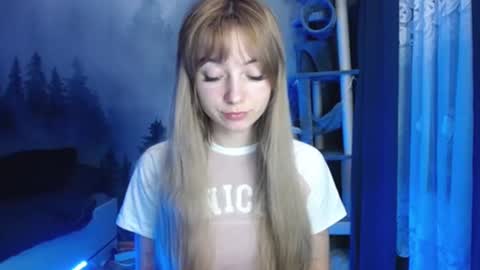 Snapshot of luciacam20 chatting on December 2024 07:11:02 PM Lucy online show from December 2024 07:11:02 PM