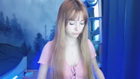 Snapshot of luciacam20 chatting on January 2025 01:10:02 PM Lucy online show from January 2025 01:10:02 PM