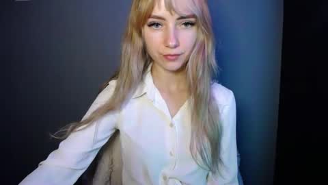 Lucy online show from December 2025 08:27:01 PM