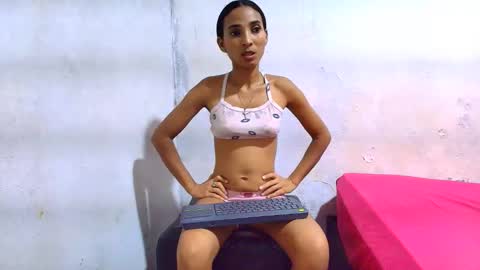 Luciana online show from December 2025 04:21:01 AM