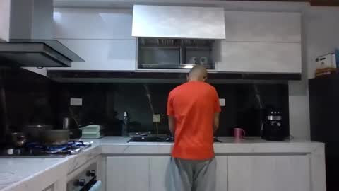 LucianNeo online show from December 2025 07:19:02 PM