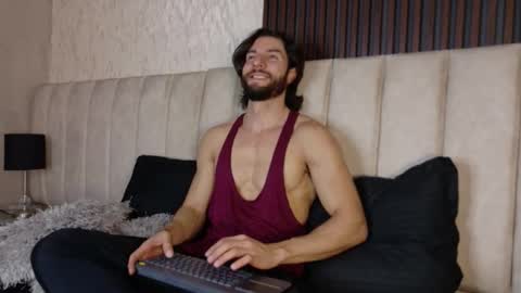 Snapshot of luciano_ferrer chatting on September 2025 08:19:01 PM Luciano online show from September 2025 08:19:01 PM
