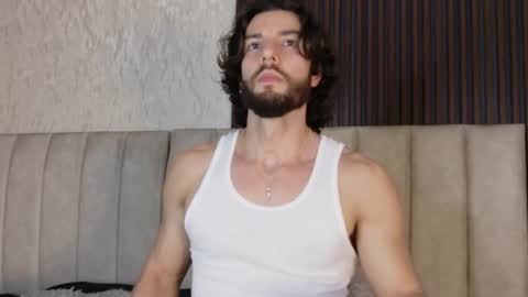 Snapshot of luciano_ferrer chatting on September 2025 07:48:02 PM Luciano online show from September 2025 07:48:02 PM
