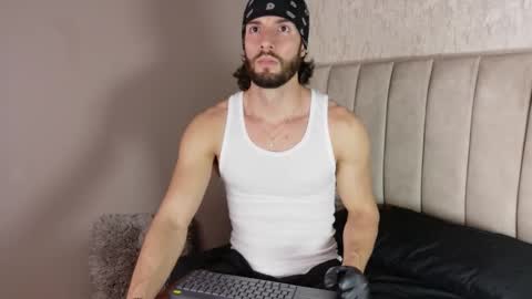 Snapshot of luciano_ferrer chatting on September 2025 09:53:01 PM Luciano online show from September 2025 09:53:01 PM
