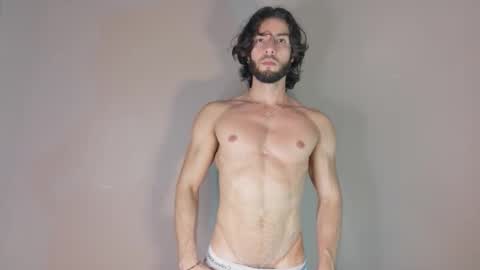 Snapshot of luciano_ferrer chatting on October 2025 09:58:02 PM Luciano online show from October 2025 09:58:02 PM