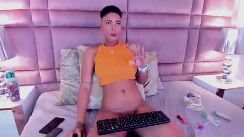 Snapshot of luciawallace chatting on February 2025 11:15:01 PM lucia wallace online show from February 2025 11:15:01 PM