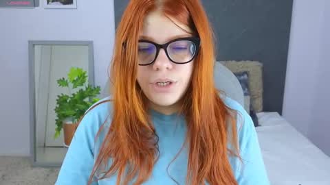 Lucie   online show from December 2024 05:55:01 PM