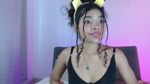 Snapshot of lucie_petite chatting on January 2025 09:34:02 PM Lucie - online show from January 2025 09:34:02 PM