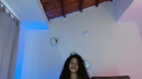 Snapshot of lucie_petite chatting on January 2025 09:58:01 PM Lucie - online show from January 2025 09:58:01 PM