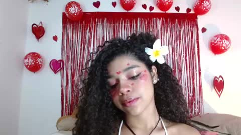 Snapshot of lucie_petite chatting on February 2025 10:00:02 PM Lucie - online show from February 2025 10:00:02 PM