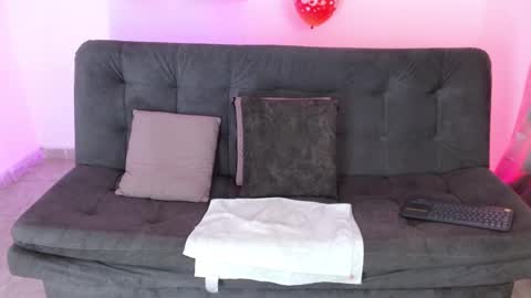 Snapshot of lucie_petite chatting on February 2025 10:03:01 PM Lucie - online show from February 2025 10:03:01 PM