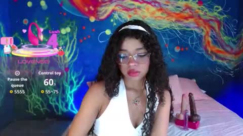 Snapshot of lucie_petite chatting on September 2025 06:51:01 PM Lucie - online show from September 2025 06:51:01 PM
