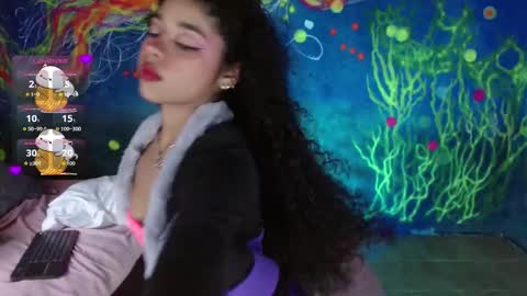 Snapshot of lucie_petite chatting on October 2025 06:42:02 PM Lucie - online show from October 2025 06:42:02 PM