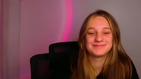 Snapshot of lucieamour_ chatting on November 2025 02:27:01 PM Lucie online show from November 2025 02:27:01 PM