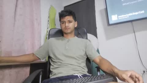 Snapshot of lucifferr_ chatting on July 2026 04:18:02 AM leonel online show from July 2026 04:18:02 AM