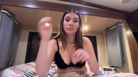 Snapshot of luciousapril chatting on October 2025 01:06:02 AM April online show from October 2025 01:06:02 AM