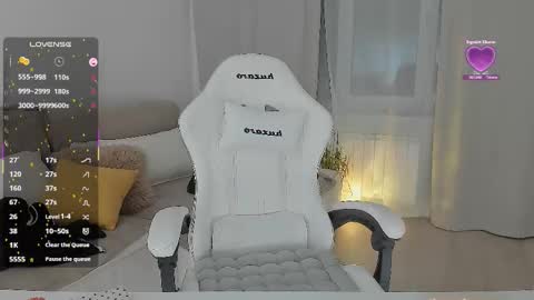 lucky__lady_ online show from March 2026 11:53:02 PM