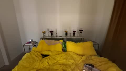 Snapshot of lucky_g3ld chatting on May 2026 08:33:02 AM lucky_g3ld online show from May 2026 08:33:02 AM